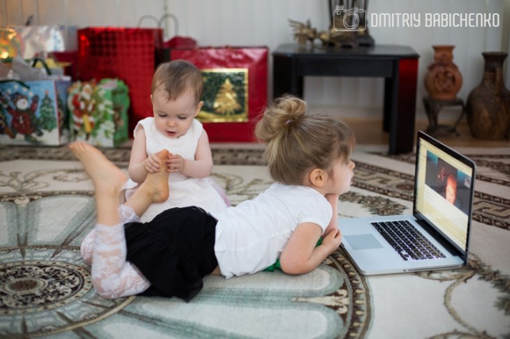 Daniella and Sophia Skyping with Grandma